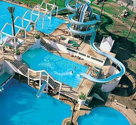 Benal Aparthotel *